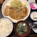 Meshiya Gogo - この日の日替わり定食，デラックス豚しょうが焼き720円