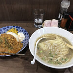 ヌードル＆スパイスカレー 今日の1番 - 