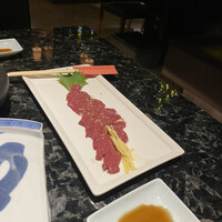 東京焼肉 一頭や コレド室町テラス店 - とろける食感和牛レバ刺し