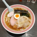 ラーメン大至 - ラーメンワンタントッピング