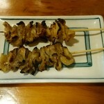 菊乃家本店 - 鳥皮(塩)