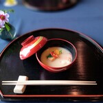 Wano Hassouan - 【椀】 京白味噌仕立て 海老と海老芋の揚げ出し 青味　花弁人参　柚子