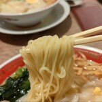 広州市場 - 麺リフト