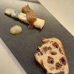 タツキ - ゴルゴンゾーラピカンテ　プラリネ　蜂蜜　　　　ドライーレーズン