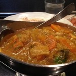 カルダモン． - ミミガー「豚の耳」入りベジタブルカレー