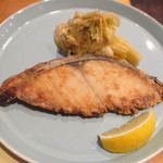 シーズキッチン - メインは鮭のムニエル