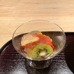 懐石 山よし - 苺・マンゴー・キウイ 白ワインジュレ