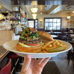 GRILL BURGER CLUB SASA - "限定10食" 【2月のMonthly Burger】  『菜の花とベーコンのペペロンチーノBurger¥1,150』 ※平日ランチは、ソフトドリンク付