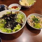 串カツ小栗 - チョレギサラダと酢もつ