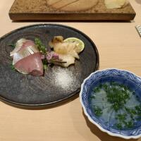 鮨 銀座 おのでら - シマアジ&つぶ貝。シマアジは煎り酒をつけて