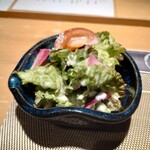 北新地 和牛割烹 穐山 - ミニサラダ100円。