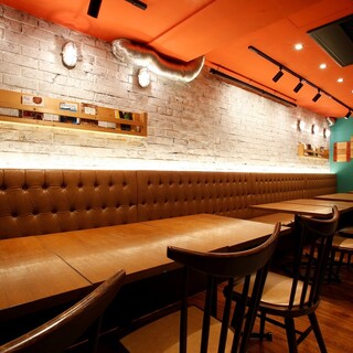 ちょっと奥まった場所にある隠れ家感満載のお店『マルマーレ』