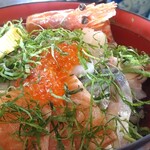 Shiki No Kui Kiri Rikyuu - 海鮮丼（いか・いくら・う巻き・えび・サーモン・しめ鯖・たこ・ぶり・まぐろ）