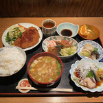 田吾作 - とんかつ定食900円