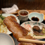 田吾作 - とんかつも薄かったりしません　しっかり食べ応えあります