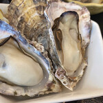みのり家 - 牡蛎定食¥1,200の焼きガキ