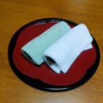 竹内餅店 - さわ餅の ヨモギ餅と白餅
