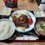 ナカガワ☆スエ食堂 - ポークステーキ定食1400円