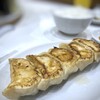 餃子のラスベガス - ◆焼き餃子(495円）・・皮はモチモチ感があり、タネもたっぷり。焼き加減もよく美味しい。