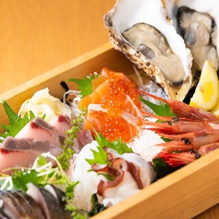 漁港直送鮮魚や採れたて野菜を堪能