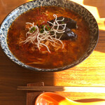 ラーメン イッケン - 2月の限定麺麻婆麺！900円税込レンゲが温められてます。