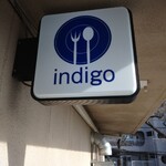 indigo - 細い階段あがった2階