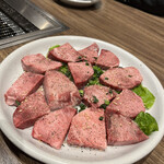 焼肉フランス人 - 厚切りタン塩