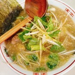 ラーメンショップ 椿 - ねぎセロリラーメン