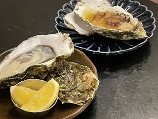 Oyster Bar Splendor - 生牡蠣の江戸みそ焼き