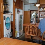 くいものや ラ・ネージュ - 窓側BOX席からカウンター、厨房方向(R1.8.29撮影)