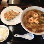 Chinese Kitchen 胡桃 - 胡桃麺と餃子