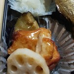 ほっともっと - 北海道さんま塩焼き御膳の副菜(R1.9.25撮影)