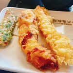 Marugame Seimen - ちくわ天￥90　かしわ天￥170　えび天￥170