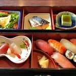 寿司幸 - お重が2段