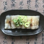 手作り餃子 橋郷館 - 豚皮のゼリー
豚皮をじっくり煮込んで煮こごりにした絶品
当店自家製のタレをつけて召し上がってください