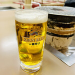 元祖ホルモン脇田屋 - 生ビール(中)はキリン一番搾り
