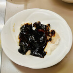 元祖ホルモン脇田屋 - サービスでヒモ