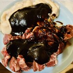 元祖ホルモン脇田屋 - 〈発送〉
      ヒモ×3･ホホ肉(ハラミ)×3
      タレをかけて