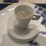 蟹王府 - お通しのサンラータンスープ