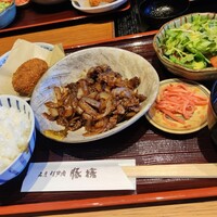 豚捨 KITTE丸の内店 - 