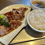 Chonga Komutan - カルビ定食