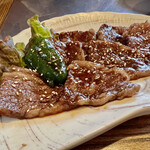 鄭家 コムタン - タレは醤油ベースで甘めご飯に合う