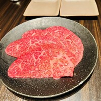 焼肉うしごろ 銀座並木通り店 - シンシン