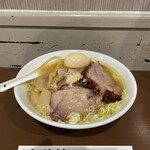 のスた - 料理写真:「守」（細麺 塩）¥1180、煮卵¥120、ハーフ焼豚¥300、ニンニク
