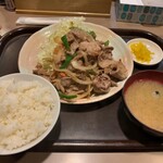 たぬき - 生姜焼き定食　930円(税込)