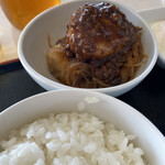 レストラン 冨 - ジャージャー麺ライスセット&日替り中華風ハンバーグ¥