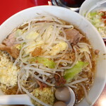 ラーメン二郎 - ラーメン半分＋ニンニク＋白ネギショウガ半分