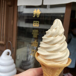 持田醤油店 - 醤油ソフトクリーム