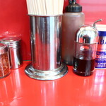 ラーメン二郎 - 卓上調味料