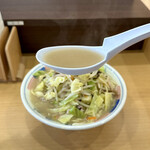 長崎亭 - スープはあっさり鶏ガラと豚骨